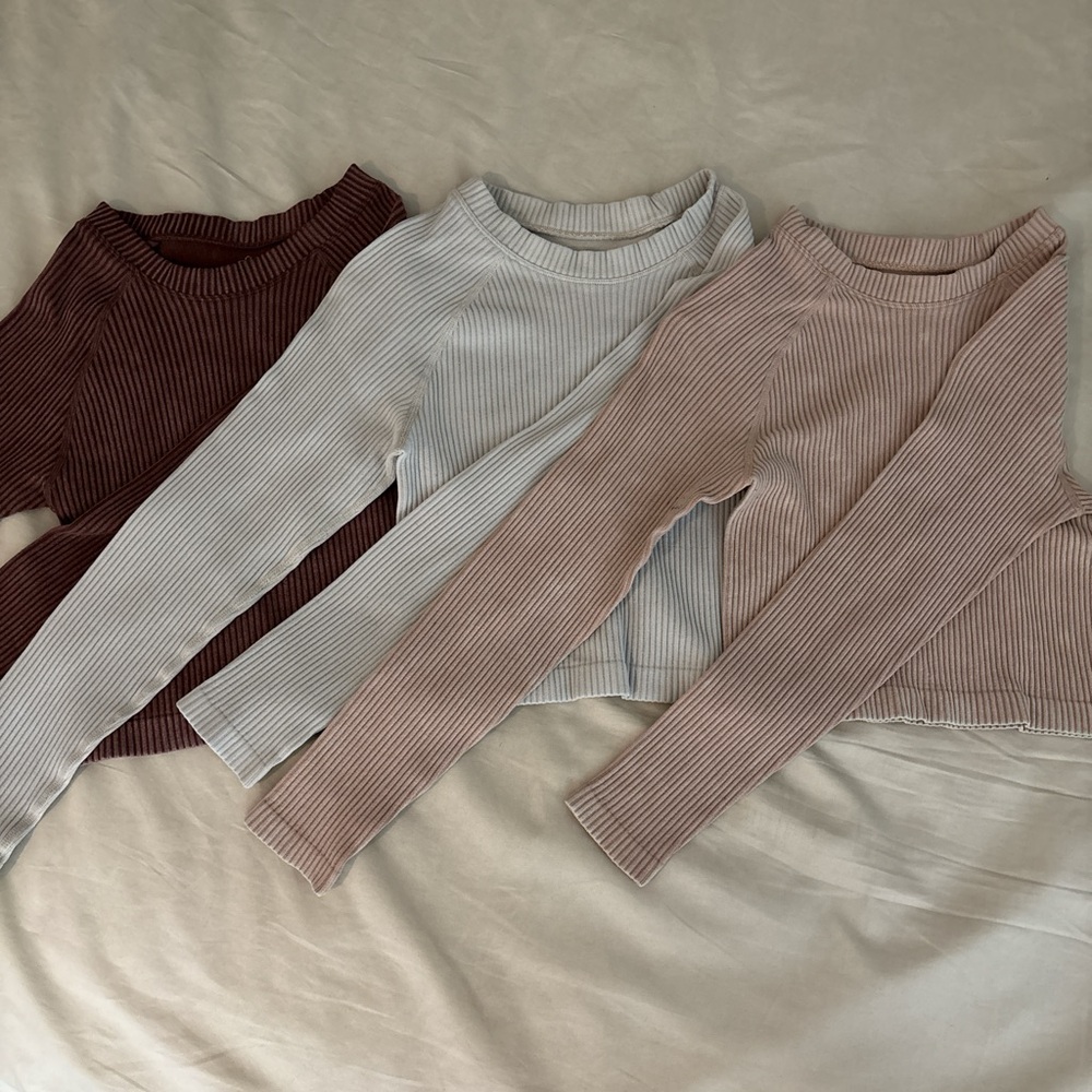 3 AURA ribbed long sleeve crop tops